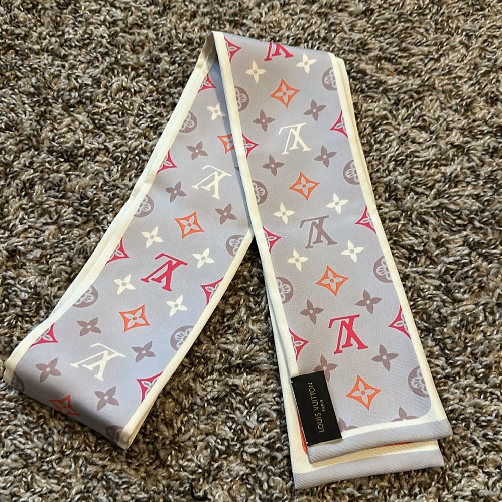 Louis Vuitton Bandeau - Picture 3 of 4